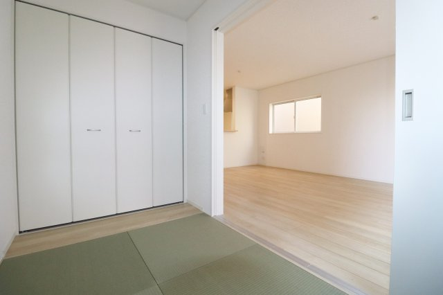 郡山市安積町荒井字柴宮山　　　1号棟　　朝日が丘小学校、郡山第７中学区の和室