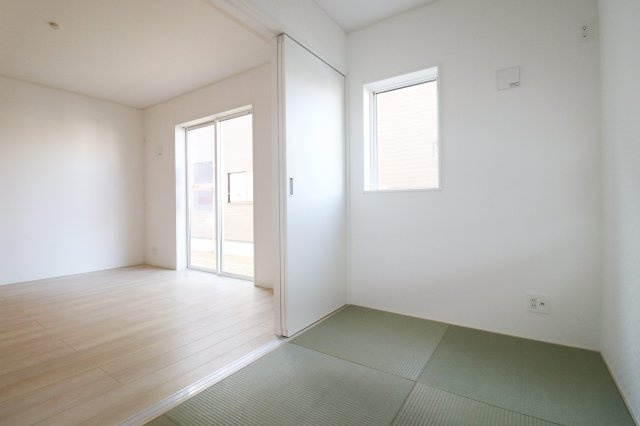 郡山市安積町荒井字柴宮山　　　1号棟　　朝日が丘小学校、郡山第７中学区の和室