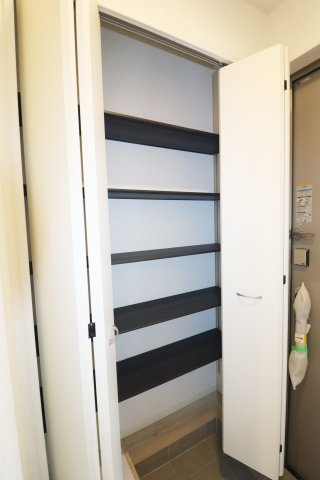 郡山市安積町荒井字柴宮山　　　1号棟　　朝日が丘小学校、郡山第７中学区の洋室|※同社施工例