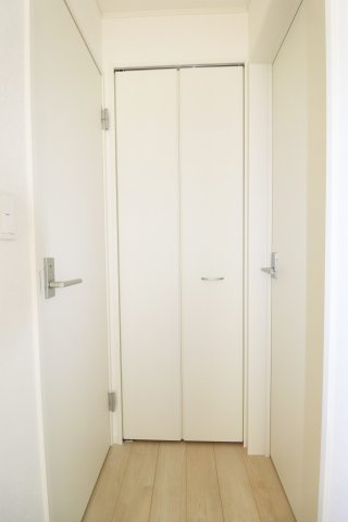 郡山市安積町荒井字柴宮山　　　1号棟　　朝日が丘小学校、郡山第７中学区の収納