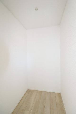 郡山市安積町荒井字柴宮山　　　1号棟　　朝日が丘小学校、郡山第７中学区の収納