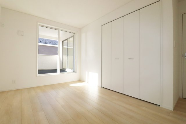 郡山市安積町荒井字柴宮山　　　1号棟　　朝日が丘小学校、郡山第７中学区の洋室