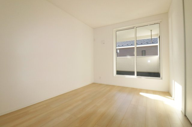 郡山市安積町荒井字柴宮山　　　1号棟　　朝日が丘小学校、郡山第７中学区の洋室