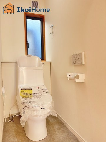 神戸市西区玉津町高津橋　中古戸建のトイレ|【ホームページに現地動画掲載中】●年中無休：当日予約可●1階・2階ウォッシュレット付のお手洗いです