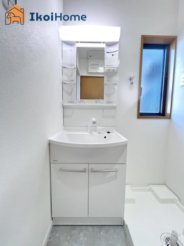 神戸市西区玉津町高津橋　中古戸建の洗面所|【ホームページに現地動画掲載中】●年中無休：当日予約可●洗面台はリフォームで新調されております。