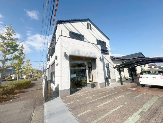 佐賀県武雄市　店舗付き住宅の外観|視認性良好のロードサイド店です！
