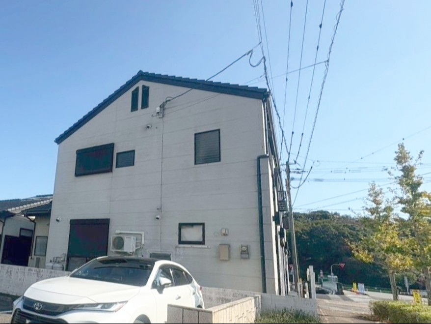 佐賀県武雄市　店舗付き住宅の外観|角地に位置しており、日当たり・通風良好です！