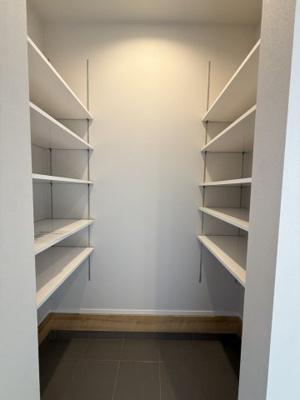 【玄関】 | 新築　一戸建て　JR横浜線　京王相模線　橋本駅　二本松 | シューズインクローゼットがついてます。