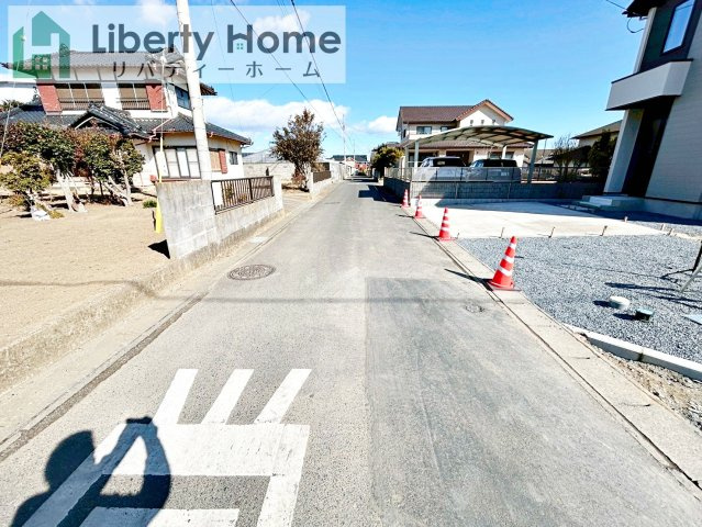 日立市東金沢町9期　新築戸建　2号棟の前面道路含む現地写真