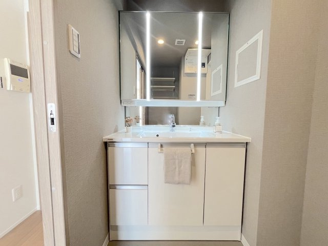 アンピール海の中道IIの独立洗面台|同社施工例の写真