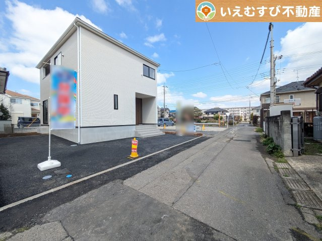 Cradle garden　鴻巣市箕田第9の前面道路含む現地写真|充分な広さの4ｍ前面道路
間口が広くお車の出し入れも問題なく行えるスペースが確保されています♪