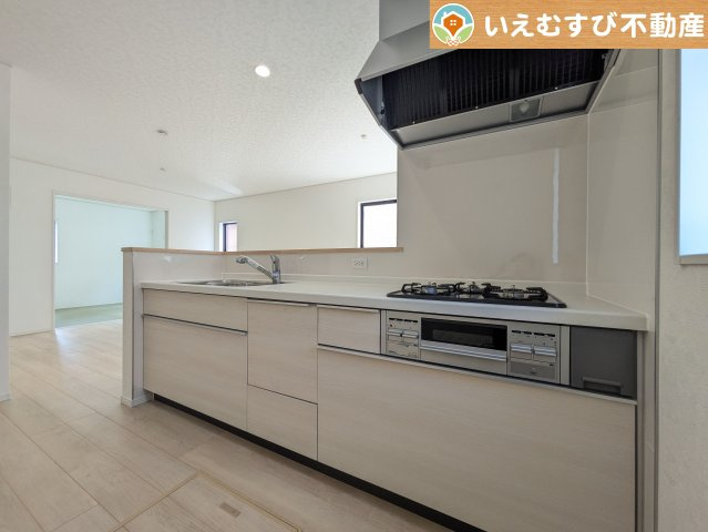 Cradle garden　鴻巣市箕田第9のキッチン|機能性収納性に溢れるキッチン。
収納もたっぷり付いていてすっきり片付く！毎日楽しくお料理が出来そうです！