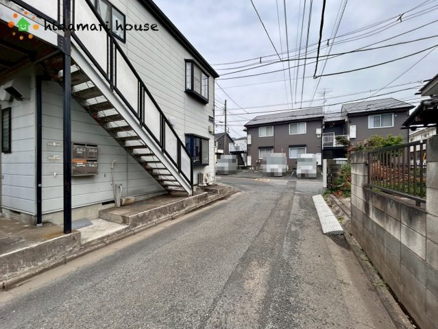 西区三橋6丁目　新築戸建　ブルーミング01の前面道路含む現地写真