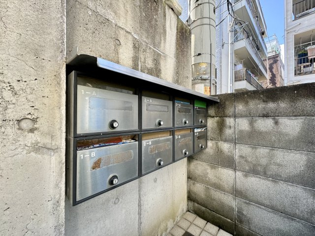 リラのエントランス