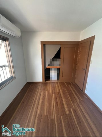 静市市原町　中古戸建の洋室