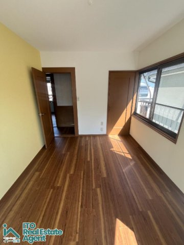 静市市原町　中古戸建の洋室