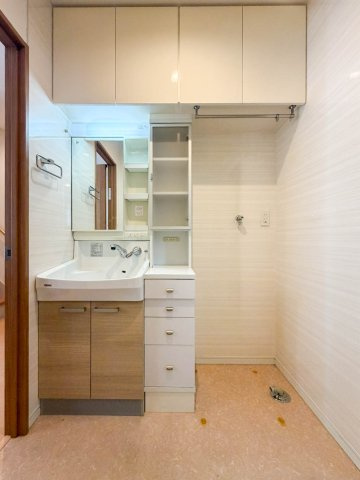 LUXE宝神の寝室|使い勝手のいい寝室です