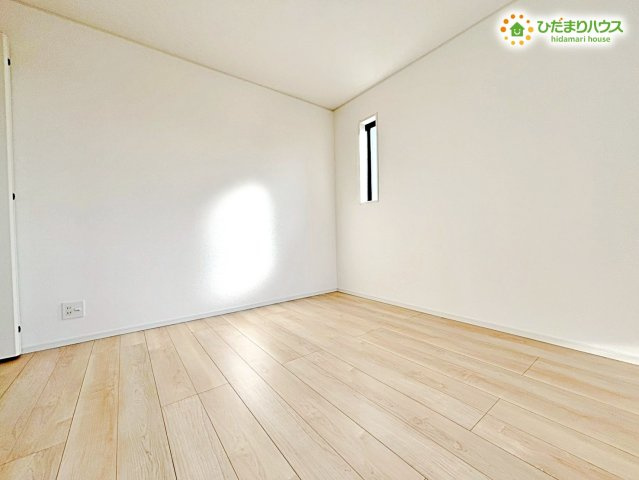 鴻巣市箕田　第9　新築一戸建て　クレイドルガーデン　02の洋室|明るい洋室です。
お子様の一人部屋やテレワークルームとしても活用できます！
