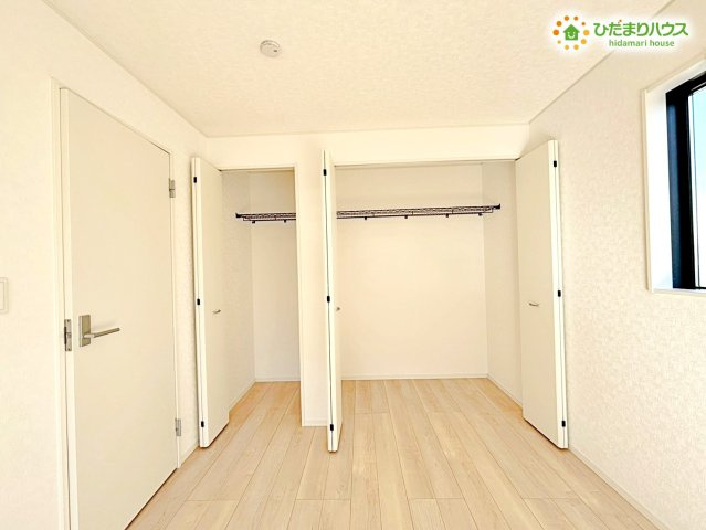 鴻巣市箕田　第9　新築一戸建て　クレイドルガーデン　02の収納|これだけの収納スペースがあればお子様グッツも片付いちゃいますね( *´艸｀)