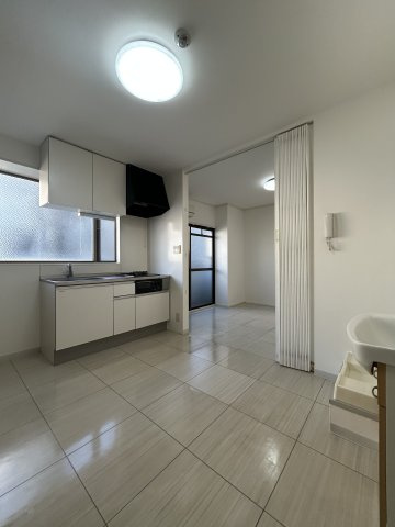 吉見ハイツの居間・リビング