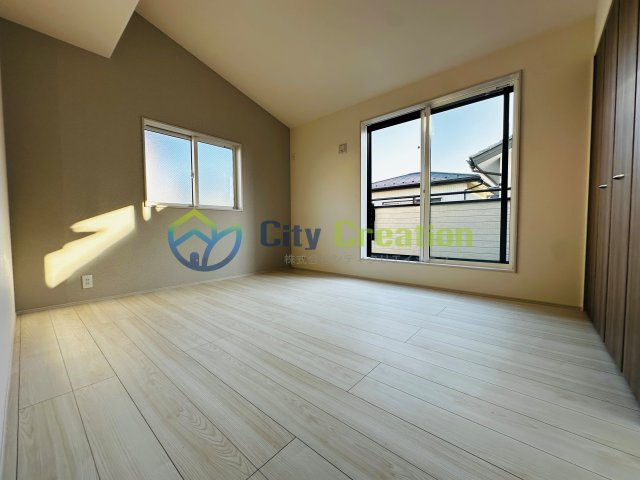 平塚市寺田縄　新築一戸建て　1号棟の洋室