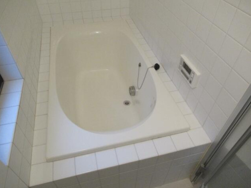 ecru　南向き　礼金0　追焚　オートロックの浴室