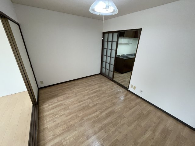 ベルテ東金の洋室