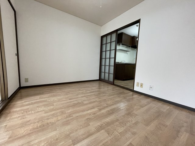 ベルテ東金の洋室