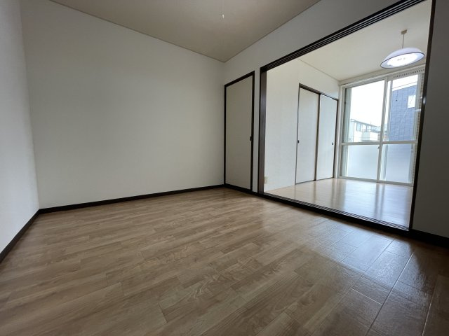 ベルテ東金の洋室