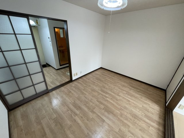 ベルテ東金の洋室