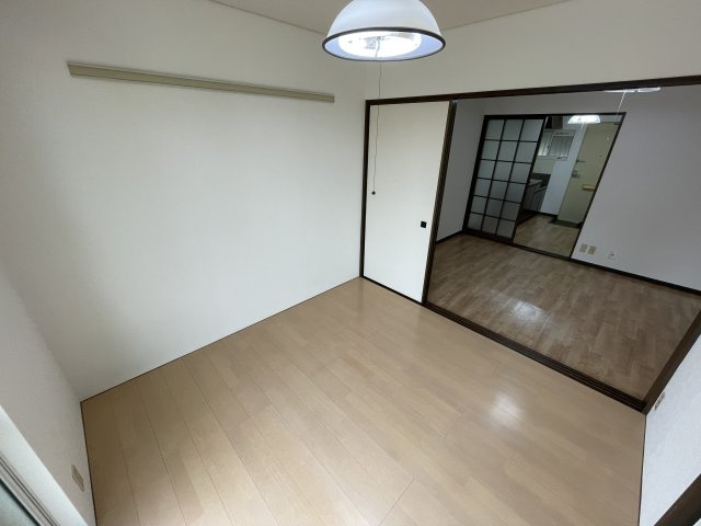 ベルテ東金の洋室