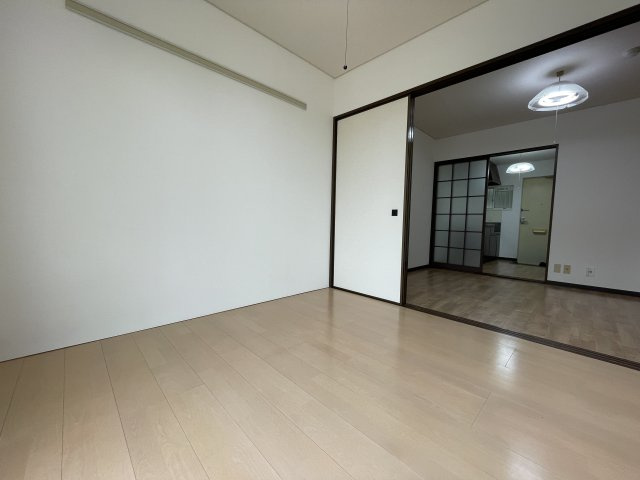 ベルテ東金の洋室