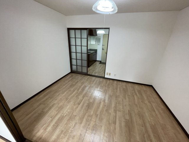 ベルテ東金の洋室