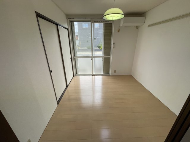 ベルテ東金の洋室