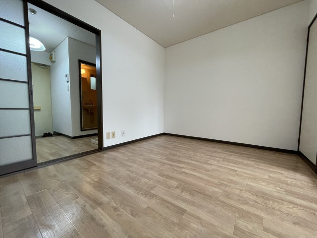 ベルテ東金の洋室