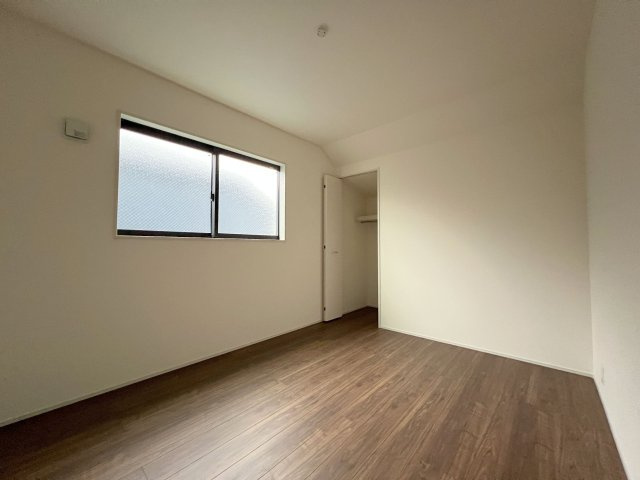 福生市福生　新築戸建全2棟の洋室|【ストレージルーム】6.0帖