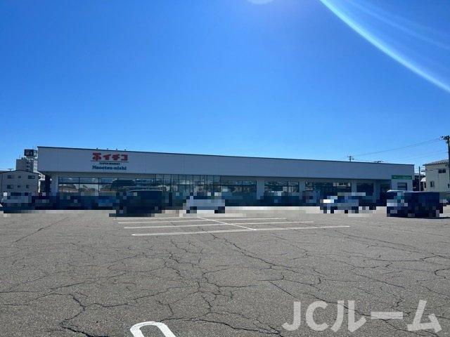 サンパレスの周辺