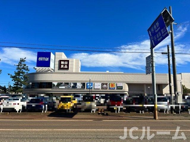 サンパレスの周辺