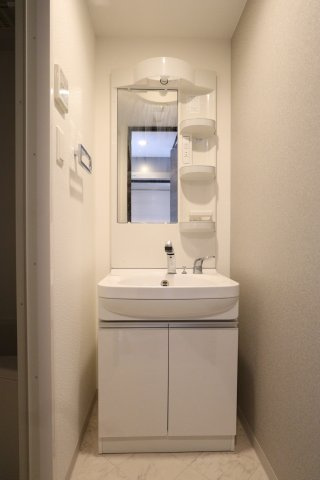 ラドゥセールシンオオサカの洗面所