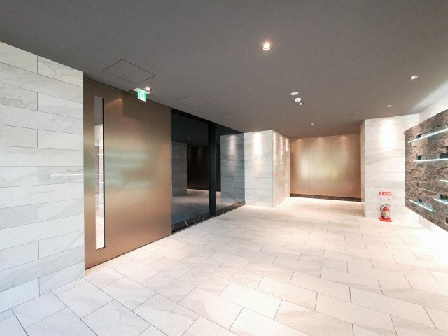 ラドゥセールシンオオサカのロビー