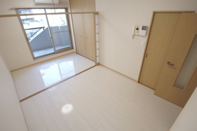 【居間・リビング】 | HPに初期費用掲載！「プライスホーム」で検索！エステートモア薬院シャンブル