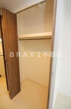 エスリード谷町六丁目レジデンス　BRAVI不動産の収納|【エスリード谷町六丁目レジデンス】便利な収納スペースです