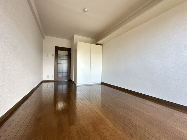 リファインハイツナカモトの洋室