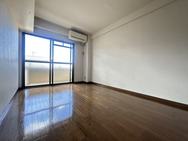 リファインハイツナカモトの寝室