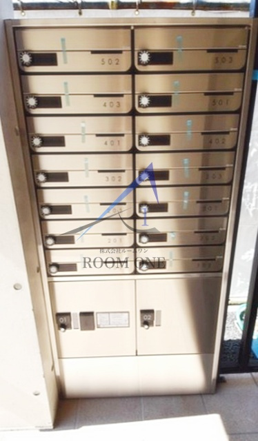 ＳＫ門前仲町Ⅰのその他共用部分|集合ポストと宅配ボックスです。