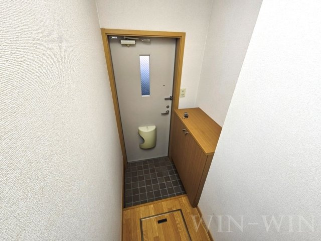 ラッキービレッジの玄関