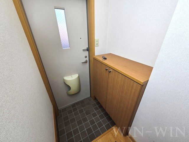 ラッキービレッジの玄関