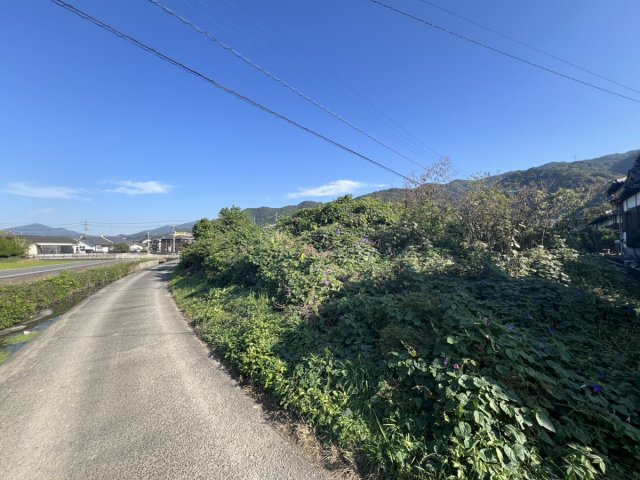 豊原下町土地の前面道路含む現地写真