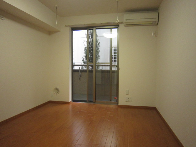 武蔵野市境南町５丁目の賃貸マンションの居間・リビング