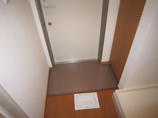 武蔵野市境南町５丁目の賃貸マンションの玄関